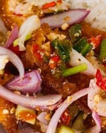 ยำไก่แซ่บ