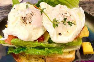 Poached Eggs // โพชเอก ( ไข่ดาวน้ำ )