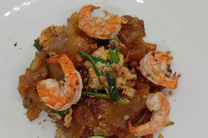 ผัดซีอิ๊วกุ้ง Stir fried rice noodle with soy sauce shrimp
