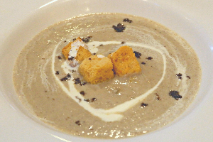 Mushroom Soup with Bread // ซุปเห็ด พร้อมขนมปัง