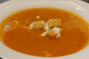 Tomato Soup with Bread // ซุปมะเขือเทศ พร้อมขนมปัง