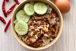 ข้าวทอดกระเทียม