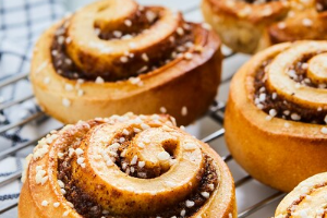 Cinamon buns ຊີນີມ່ອນ