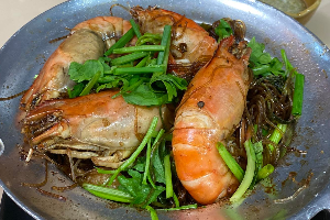 กุ้งอบวุ้นเส้น