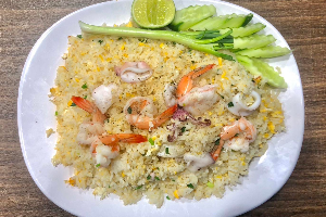 ข้าวกะเพรารวมทะเล