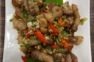สามชั้นคั่วเกลือ
