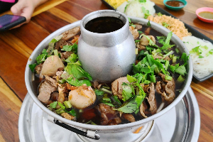 เกาเหลาหม้อไฟเนื้อรวม