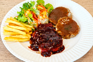 สเต็กหมูบดเกรวี่ซอส+สเต็กไก่BBQ