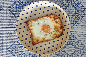 062 Egg Toast And Cheese / ขนมปังไข่อบชีส