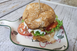 055 Chicken Burger / เบอร์เกอร์ไก่