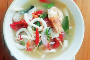 Clear Tom Yum Soup ต้มยำน้ำใส