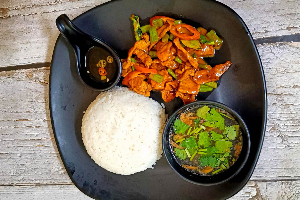 Rice + Pat Prik Gaeng ข้าว + ผัดพริกแกง