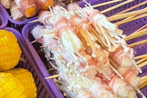 สามชั้นพันเห็ด