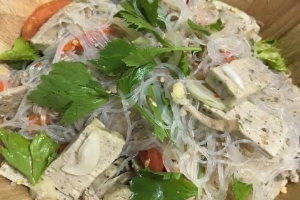 ยำวุ้นเส้นหมูยอ