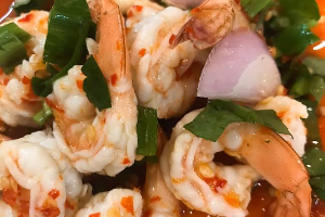 ยำกุ้งลวก