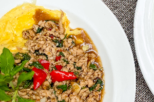 ข้าวไข่ข้นกะเพรา