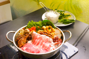 หม้อไฟเรือหมู (ชุดใหญ่)