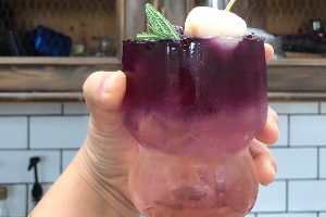 ลิ้นจี่อัญชันโซดา