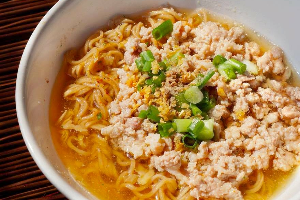 มาม่าใส่หมูสับ