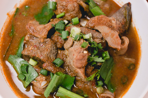 แกงอ่อมหมู