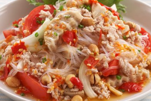 ยำวุ้นเส้นหมูสับ