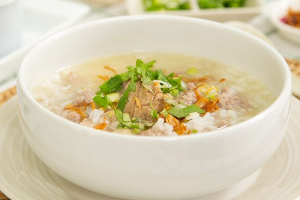 ข้าวต้มทรงเครื่อง