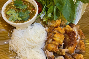 เมี่ยงหมูกรอบ