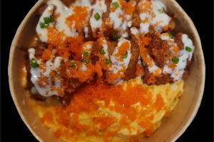 ข้าวไข่ข้น ไก่คาราเกะออนนิ