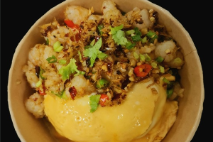 ข้าวไข่ข้น กุ้งคั่วพริกเกลือ