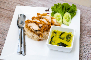 Fried Chicken Rice with Green Curry
