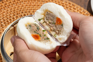 L003ซาลาเปาไส้หมูสับไข่เค็ม
