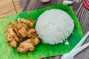 ไก่ทอดกระเทียมราดข้าว