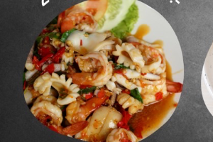 ข้าวกระเพราะทะเล(ប៉ាត់កាផាវ ថាលេ)