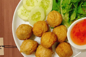 ลูกชิ้นเนื้อทอด
