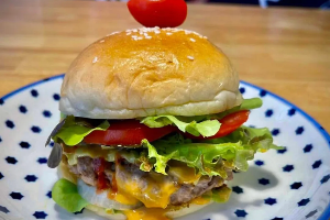 โชกุปังเบอร์เกอร์ เนื้อชีส Shokupan Burger, Beef, Cheese