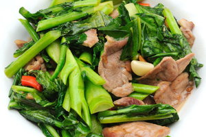 คะน้าหมูชิ้น (จาน)