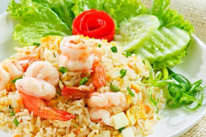 ข้าวผัดกุ้ง จานใหญ่
