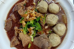 ก๋วยเตี๋ยวน้ำตกเนื้อ 泰式船面