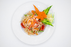 ส้มตำกุ้งสด ( Som Tam Goong Sod )