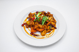 ไก่ผัดเม็ดมะม่วงหิมพานย์ ( Fried Chicken With Cashew Nuts )