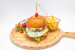 สเปเซียลโยทะกาเบอร์เกอร์ ( Special Yotaka Burger )