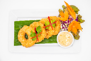 ทอดมันกุ้ง ( Deep Fried Shrimp Cake )