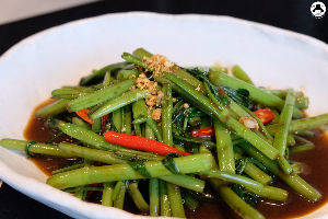 ผัดผักบุ้งไฟแดง