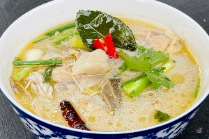 ต้มข่าไก่