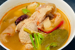 ต้มยำขาหมู