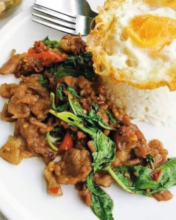 กะเพราเพราหมูชิ้น
