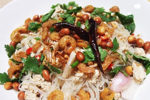 ยำวุ้นเส้นโบราณ