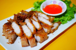 หมูสามชั้นทอดน้ำปลา
