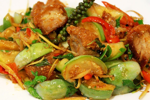 ผัดฉ่าหมู,ไก่