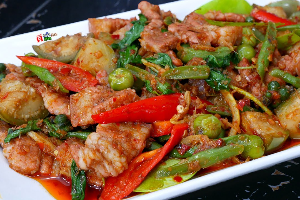 ผัดเผ็ดหมูสามชั้น